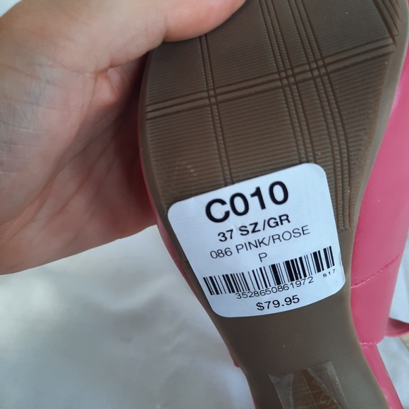 NWT! Le Chateau Sling Back Heels - Picture 4 of 7